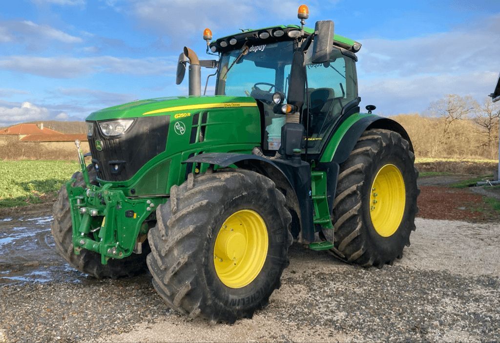 John Deere 6250 R Tractor 145.000 €