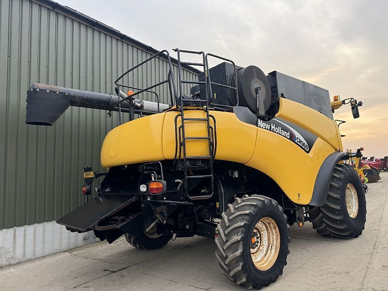 E-FARM: New Holland CR 960 - Cosechadora - id RYG3QQI - 39.377 € - Año: 2003 - Horas: 3776,Reino Unido