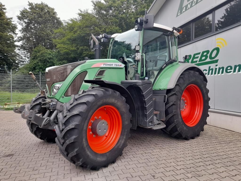 E-FARM: Fendt 724 Vario - Τρακτέρ - id ZQ9R1XF - 95.000 € - Χρονία: 2015 - Μετρητής ωρών: 7.102,Ισχύς κινητήρα: 240,Γερμανία