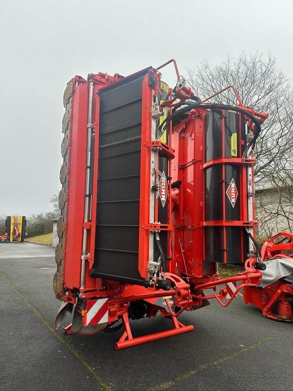 E-FARM: Kuhn FC 9330 D-RA - Kosiarka - id 8BXNFBV - 64 000 € - Rok produkcji: 2023 - Niemcy
