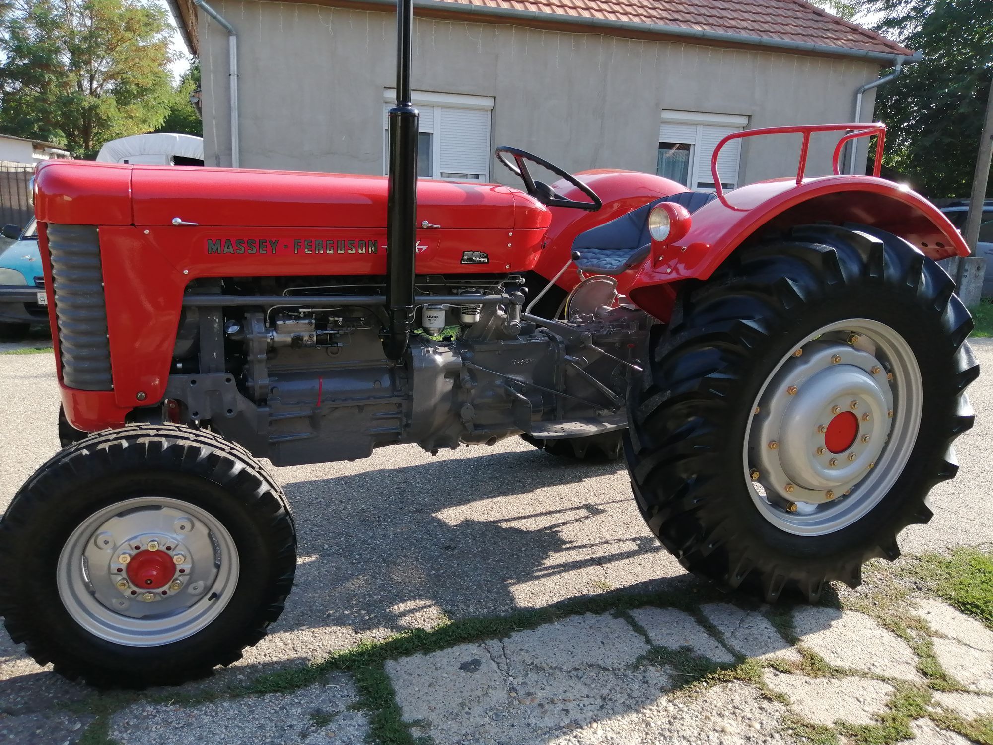 E-FARM: Massey Ferguson 65 - Tractor - id G8JVIVU - 12.000 € - Año: 1964 - Horas: 1,Potencia del motor: 55,Hungría