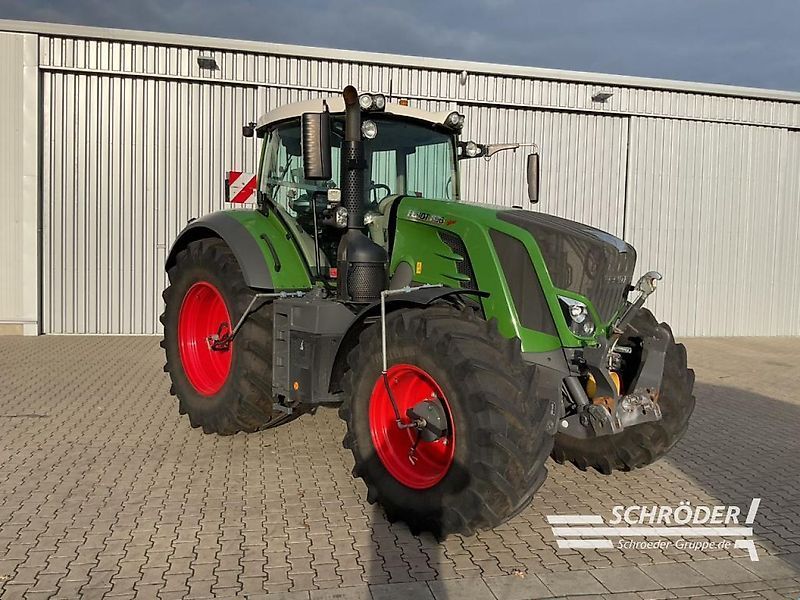 Fendt 826 Vario Profi+ Tractor €184,885