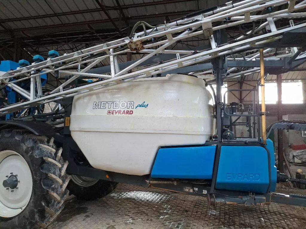 E-FARM: Evrard meteor + 4100 l. / 36 m. - Pulvérisateur - id VPI8LBH - 16 000 € - Année: 2008 - France