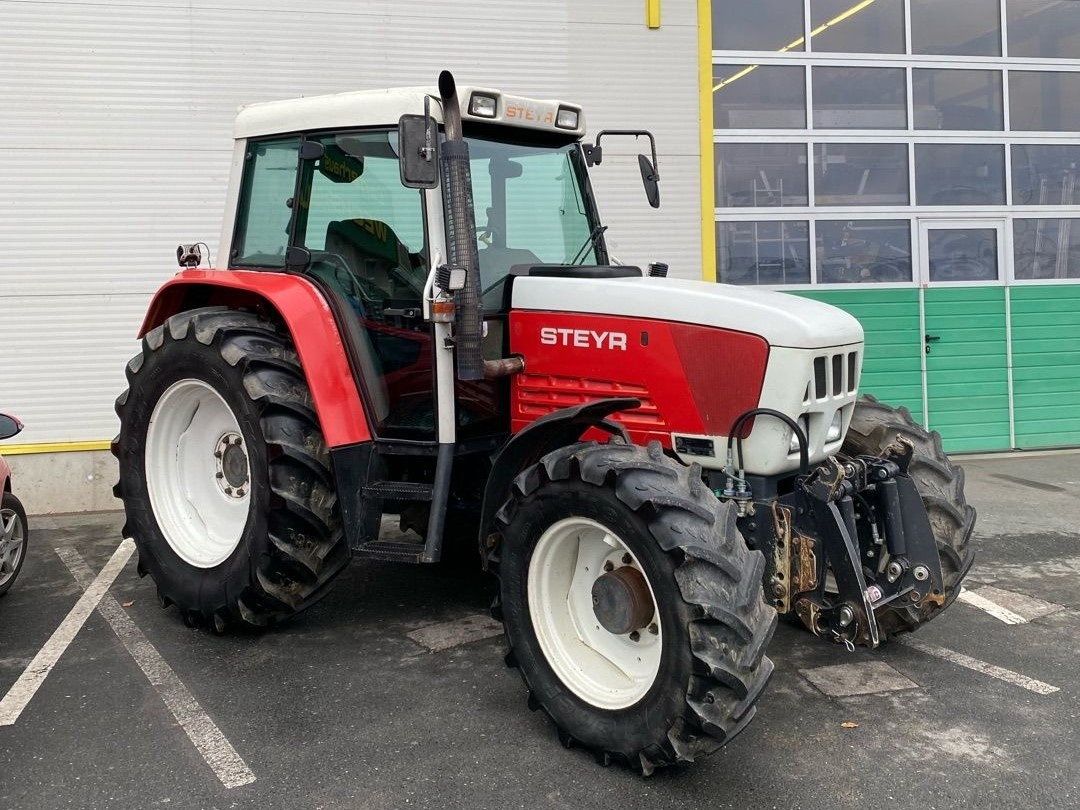 Steyr 9086 tractor €28,230