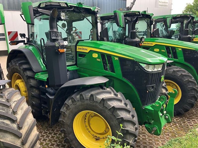 E-FARM: John Deere 7R 330 - Traktor - id JLYMUHN - 240.000 € - Baujahr: 2022 - Abgelesene Motorstunden: 650,Motorleistung (PS): 330,Deutschland
