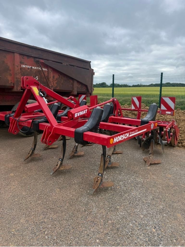 HORSCH Terrano 3 FX Grubber 18.000 €