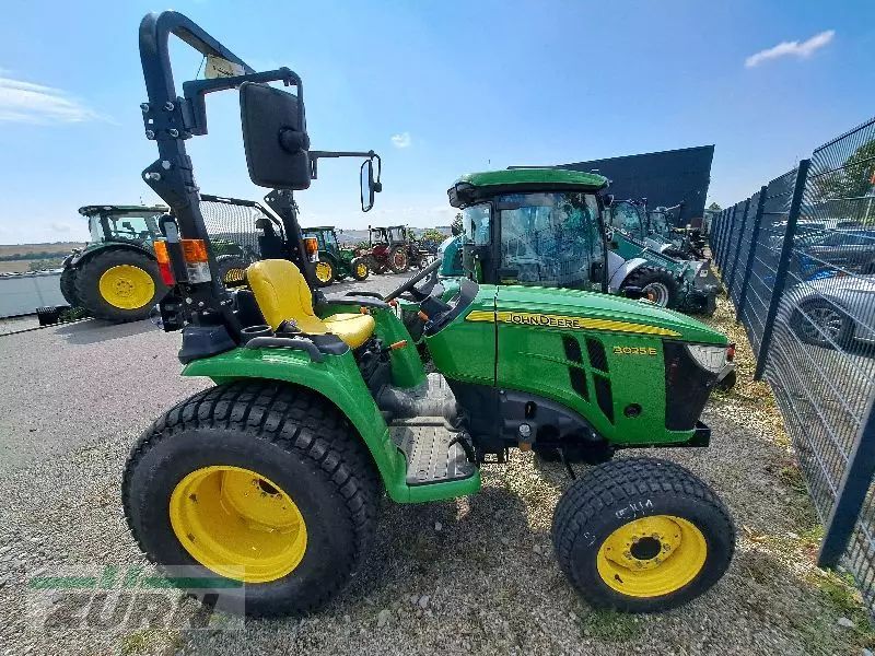 E-FARM: John Deere 3025e - Traktor - id 1TDN3ZT - 19.000 € - Baujahr: 2022 - Abgelesene Motorstunden: 5,Motorleistung (PS): 25,Deutschland