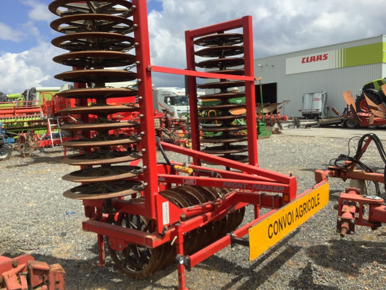 HE-VA front packer 6m Prasy i wały 11 500 €