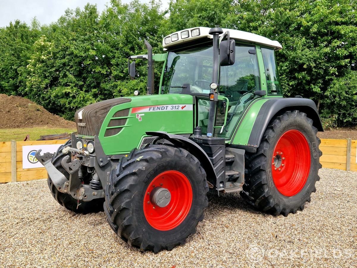 E-FARM: Fendt 312 Vario - Traktor - id YYYPTAG - 64.291 € - Baujahr: 2015 - Abgelesene Motorstunden: 3.427,Vereinigtes Königreich
