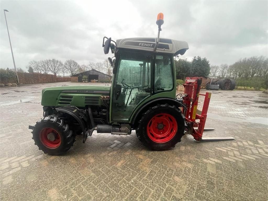 E-FARM: Fendt 208 V - Tractor - id ZTGG895 - 28.500 € - Año: 2007 - Horas: 8500,Potencia del motor: 70,Países Bajos