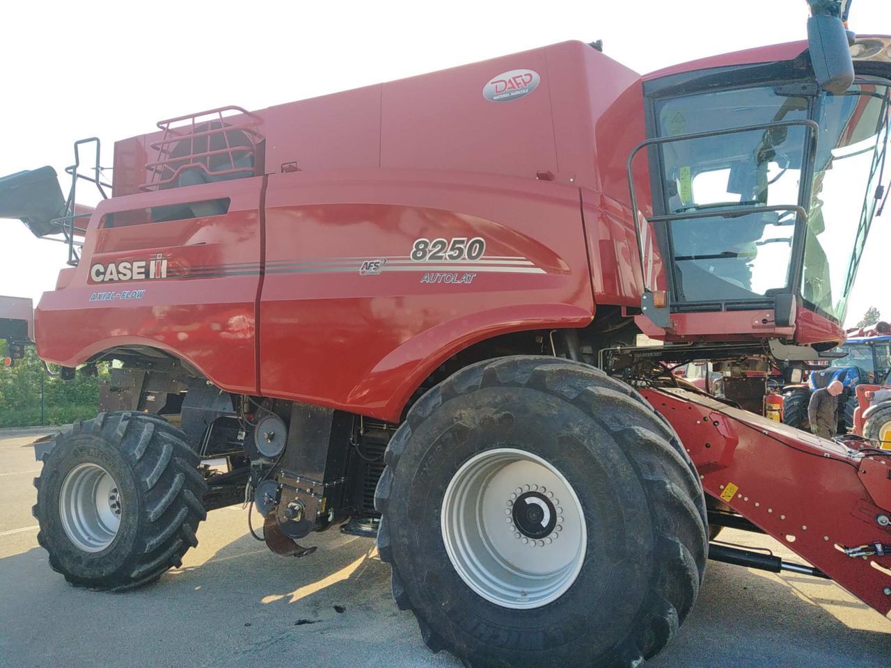 E-FARM: Case IH Axial Flow 8250 - Combine harvester - id 3EVWV6M - €350,000 - Year of construction: 2022 - Engine hours: 732,France