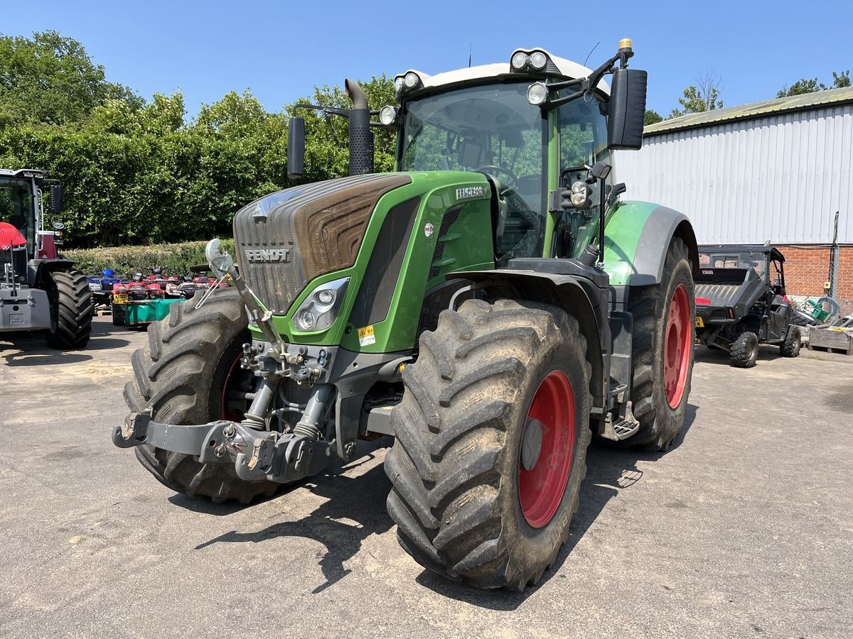 E-FARM: Fendt 828 Vario - Traktor - id AKREQZZ - 109.553 € - Baujahr: 2018 - Abgelesene Motorstunden: 5.500,Motorleistung (PS): 260,Vereinigtes Königreich