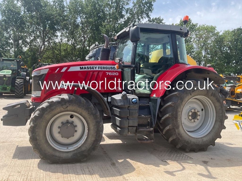 Massey Ferguson 7620 Dyna-6 Tractor €33,448