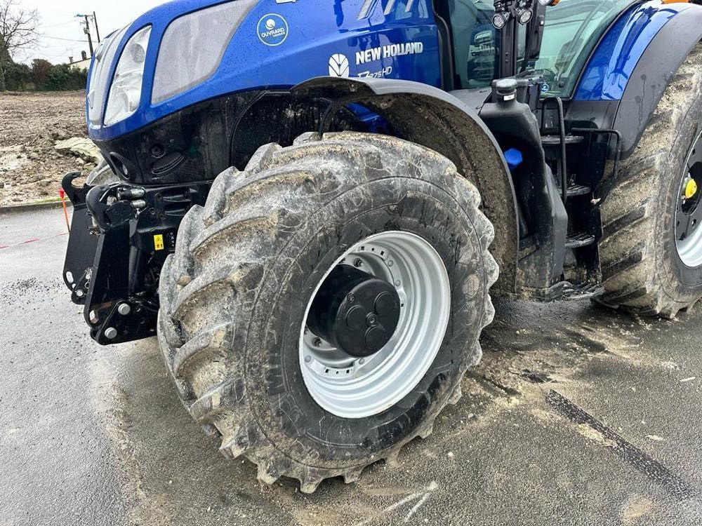 E-FARM: New Holland T7.275 HD - Tractor - id QGSRMMH - 165.000 € - Año: 2023 - Horas: 2200,Potencia del motor: 250,Francia
