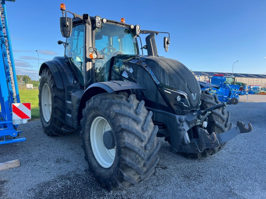 Valtra T234 Versu Traktor 96.000 €
