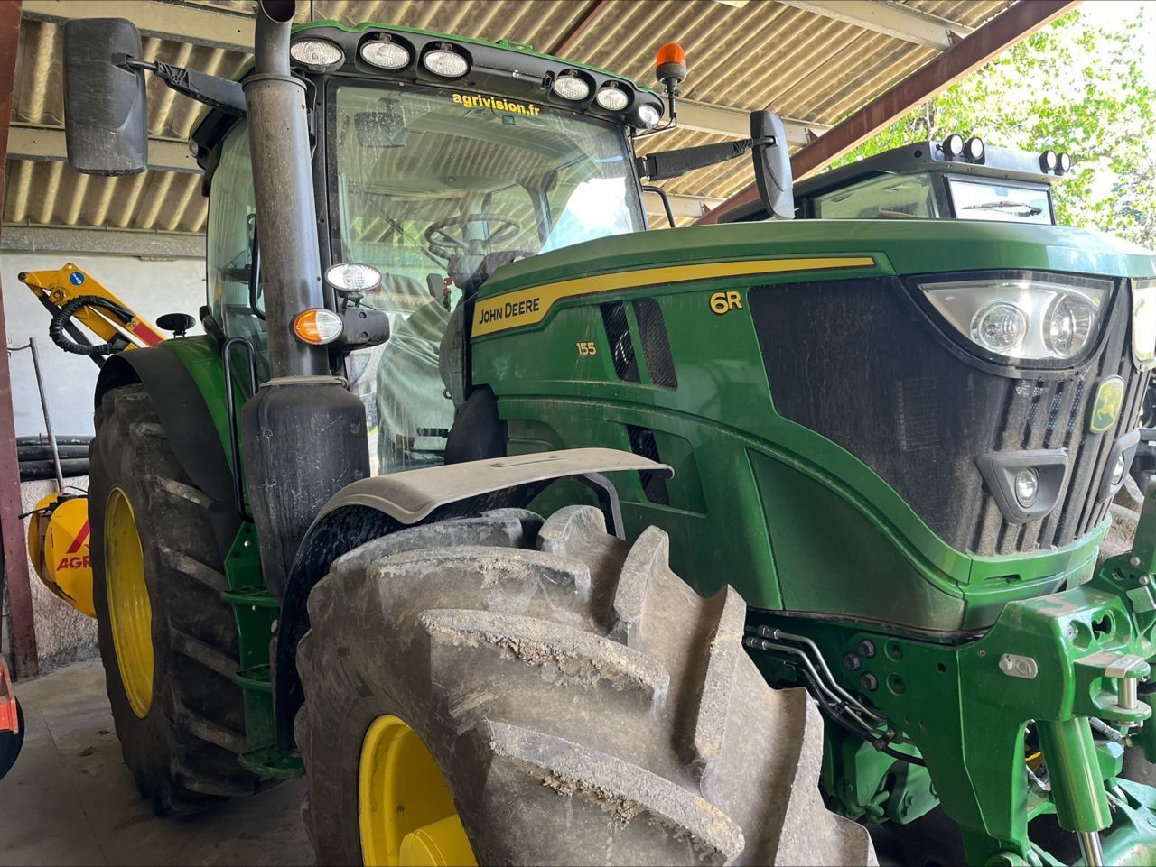 E-FARM: John Deere 6R 155 - Tracteur - id V7UR5M3 - 157 000 € - Année: 2023 - Lecture du nombre d'heure: 300,Puissance du moteur (chevaux): 155,France