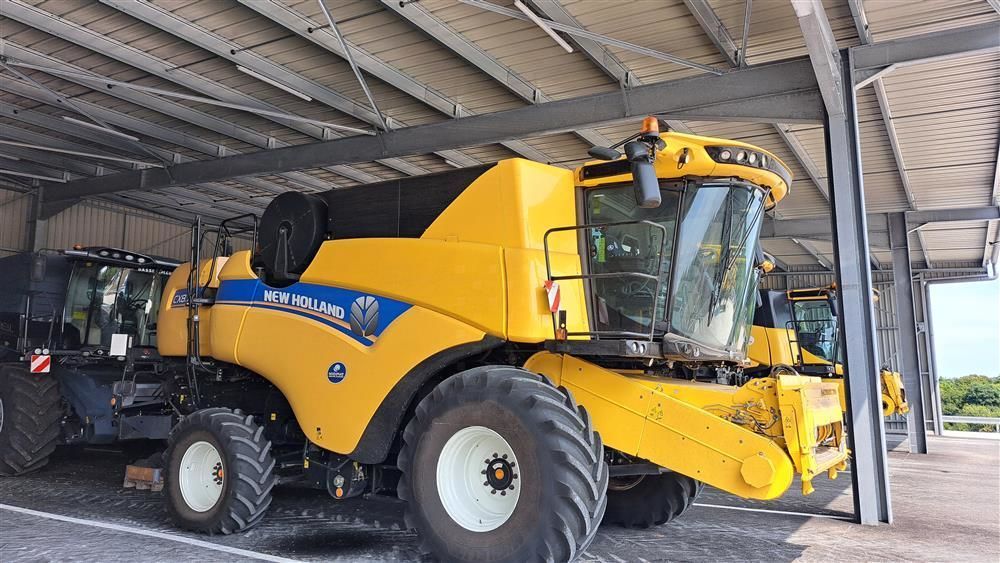 E-FARM: New Holland cx 8.70 - Kombajn zbożowy - id QJKJES7 - Rok produkcji: 2023 - Motogodziny: 466,Francja