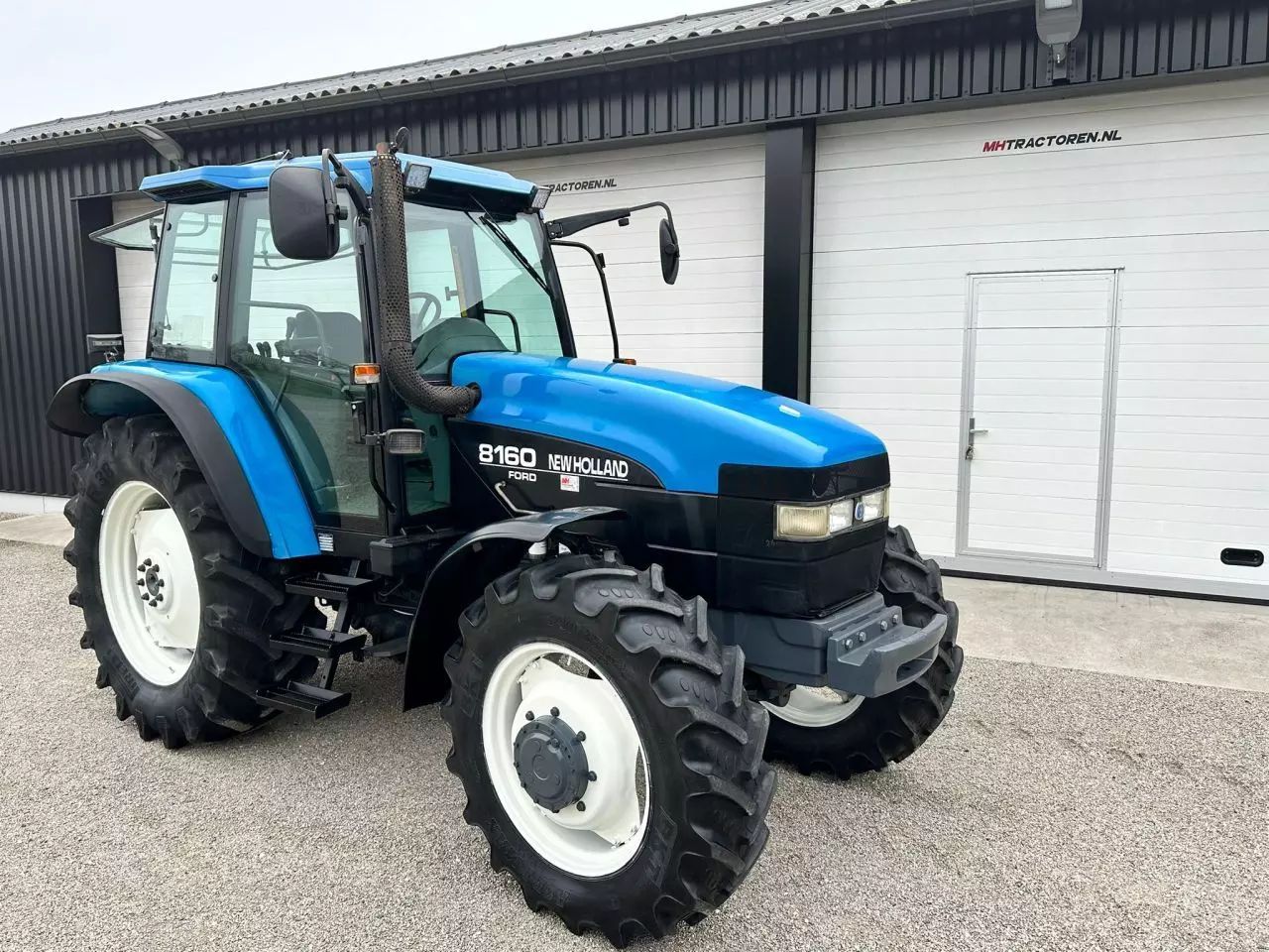 New Holland DT 8160 Traktor 18 500 €