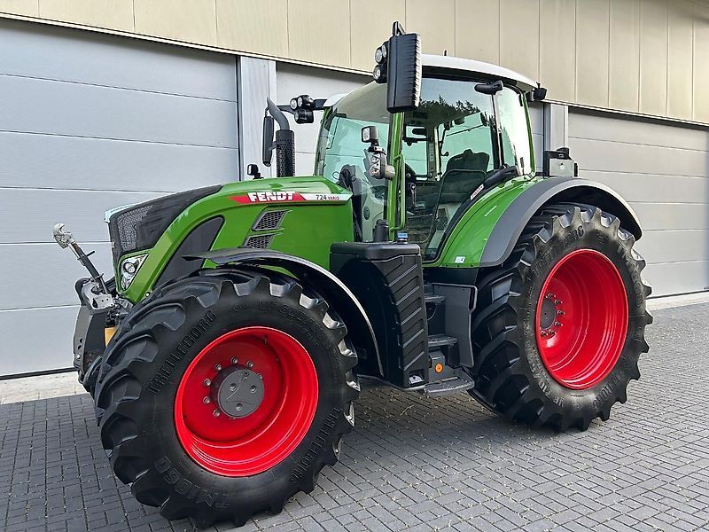 E-FARM: Fendt 724 Vario ProfiPlus - Tractor - id TEMMVUL - €169,900 - Year of construction: 2022 - Engine hours: 1,670,Engine power (HP): 240,Germany