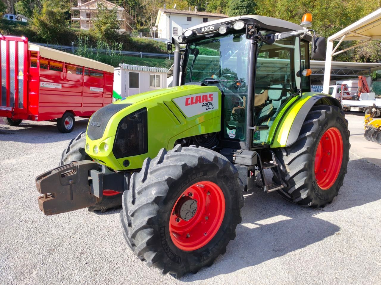 E-FARM: Claas Atos 340 - Traktor - id GW6JTMI - 35.000 € - Baujahr: 2010 - Abgelesene Motorstunden: 3.683,Motorleistung (PS): 102,Italien