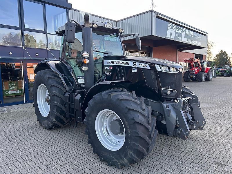 Massey Ferguson 7720 S Traktor