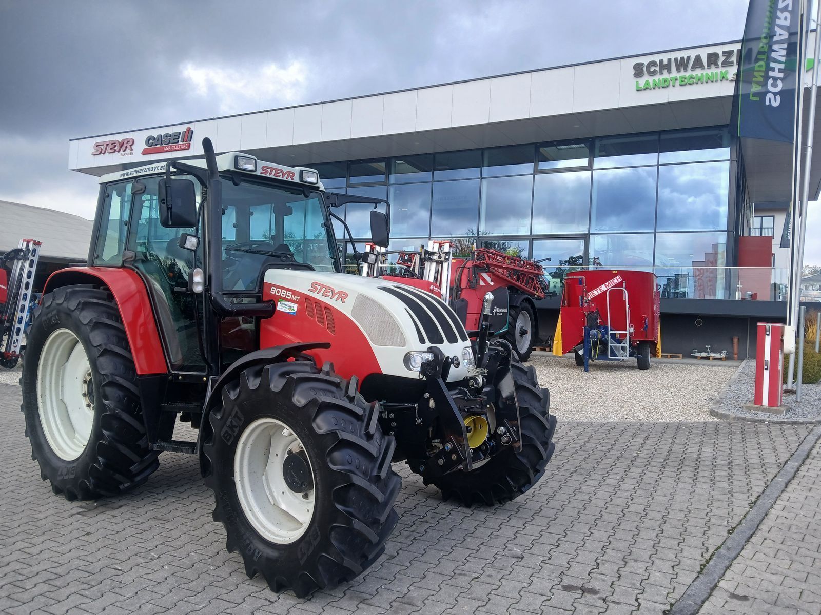 Steyr 9085MT Traktor 46 463 €