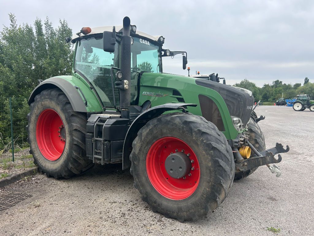 E-FARM: Fendt 924 Vario - Tracteur - id XFSYNUJ - 75 000 € - Année: 2010 - Lecture du nombre d'heure: 9 000,Puissance du moteur (chevaux): 240,France