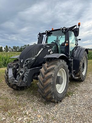 Valtra T 254 Tractor €104,500