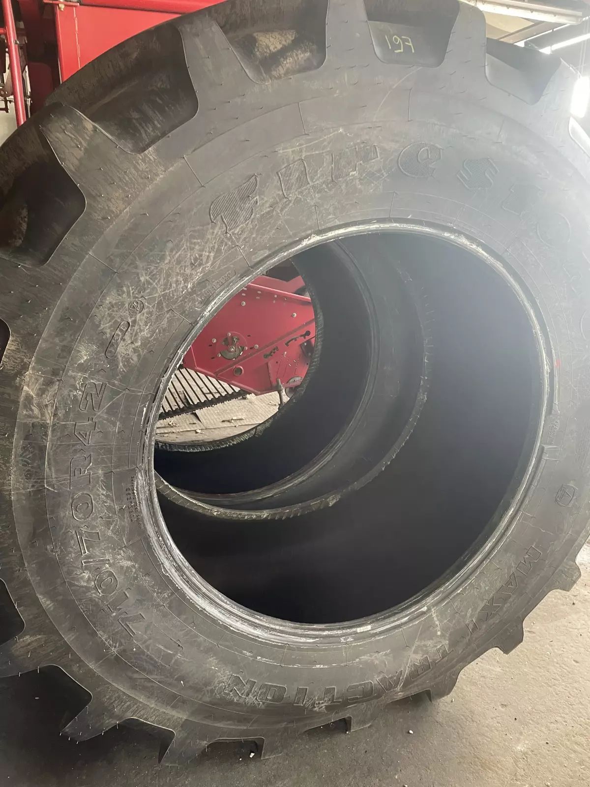 E-FARM: Firestone 2x reifen 710/70 r42 - Kolesa in gosenica - id IPMMR5Q - 5.720 € - Leto izgradnje: 2023 - Nemčija