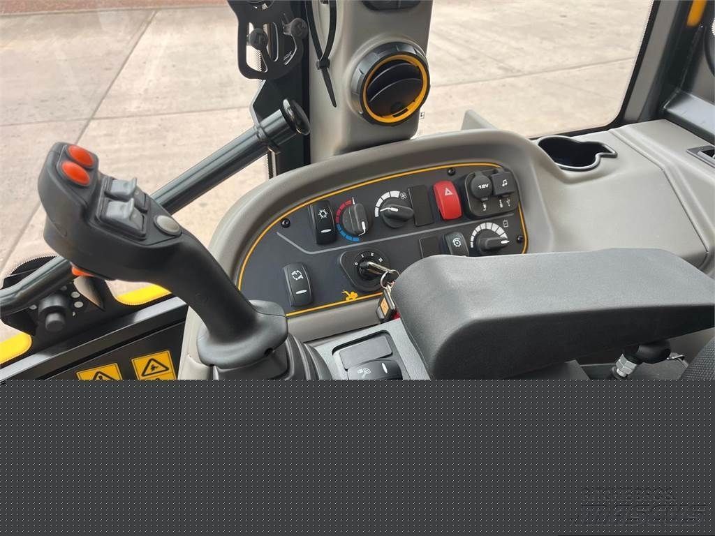 E-FARM: JCB tm320s - Chargeur télescopique  - id SLVJ6NN - Royaume-Uni