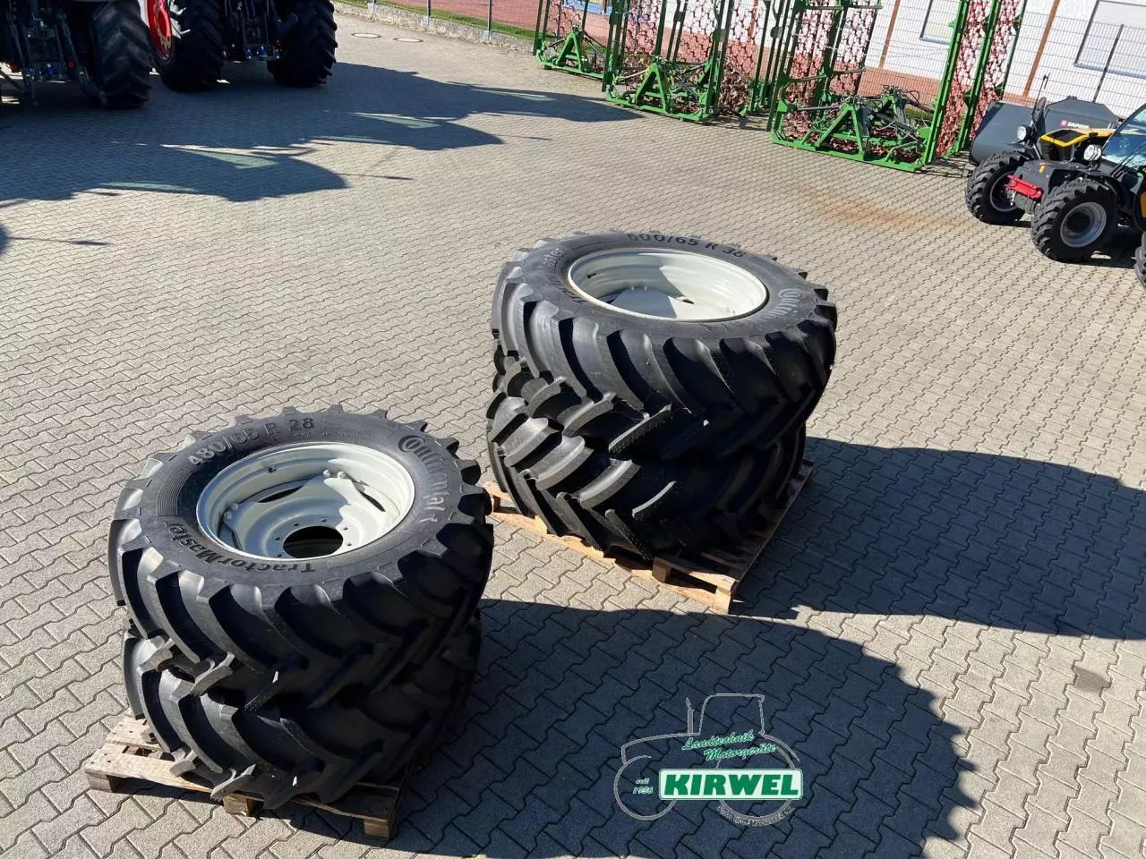 E-FARM: Continental 600/65 r38 // 480/65 r28 tractormaster - Roue et chenille - id CZXDJZ5 - 6 950 € - Allemagne