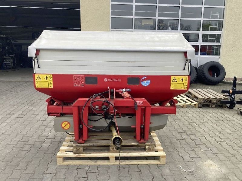 Kverneland ecacta-cl ew Razpršilnik gnojil 9.500 €