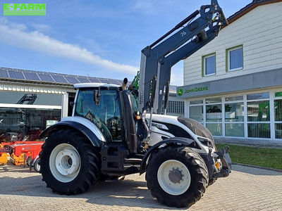 E-FARM: Valtra T174e - Tractor - id VAQJ8ZF - €89,000 - Year of construction: 2017 - Engine hours: 3,287,Engine power (HP): 177,Germany