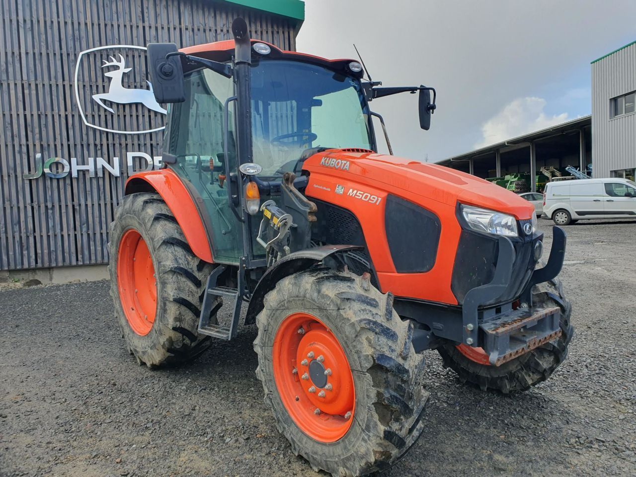 E-FARM: Kubota M5091 - Traktor - id M8EBRGP - 33.900 € - Baujahr: 2018 - Abgelesene Motorstunden: 3.185,Motorleistung (PS): 90,Frankreich