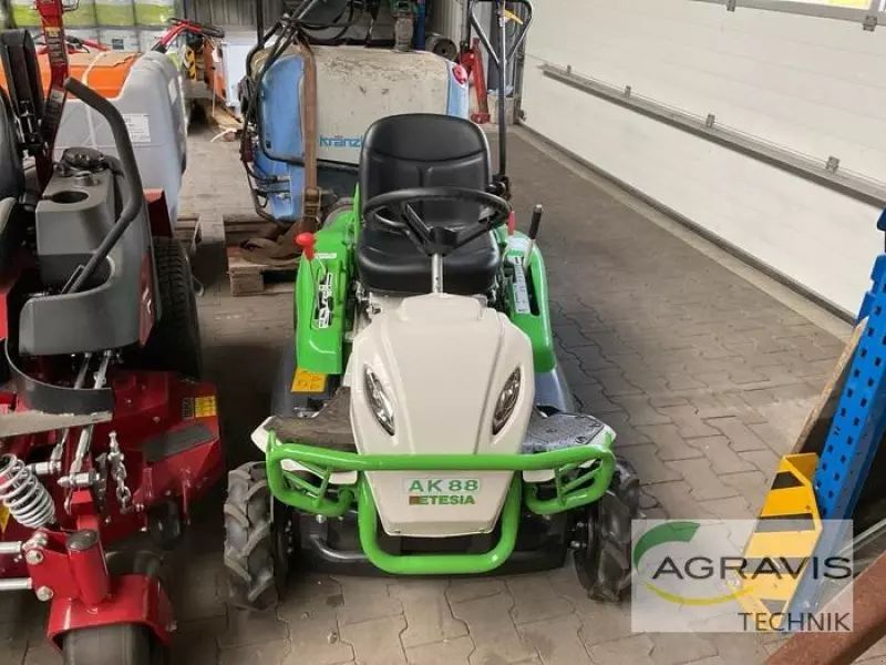 E-FARM: Etesia attila ak 88 - Tondeuse - id EDIHEVP - 7 200 € - Année: 2022 - Allemagne