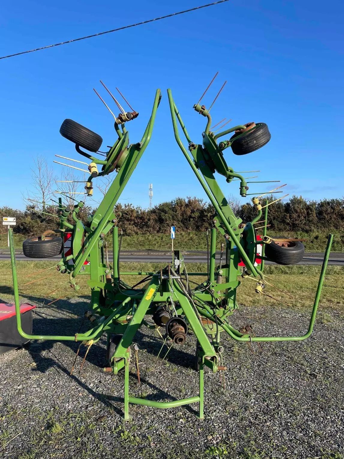 E-FARM: Krone faneur kw 6.02 krone - Kreiselheuer - id CEYNNW9 - 5.900 € - Baujahr: 2011 - Frankreich