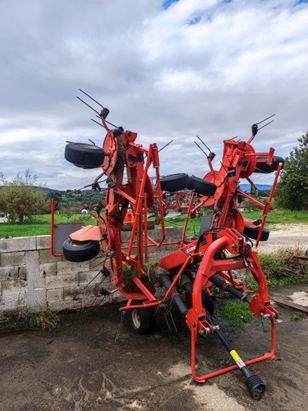 E-FARM: Kuhn GF 7902 - Tedder - id XTJCF2I - €6,900 - Year of construction: 2012 - France