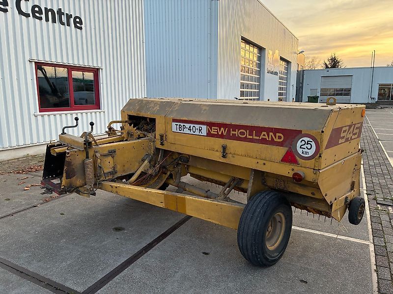 New Holland 945 Πρέσσα 4.500 €
