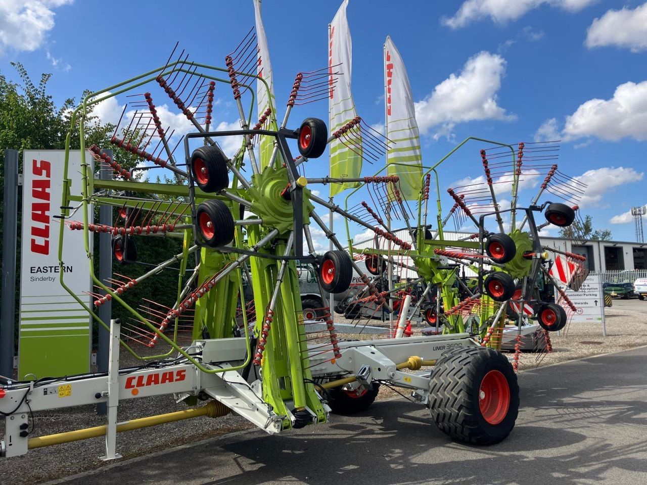 E-FARM: Claas Liner 3600 - Tedder - id ZMTJRRZ - €41,440 - Year of construction: 2020 - United Kingdom
