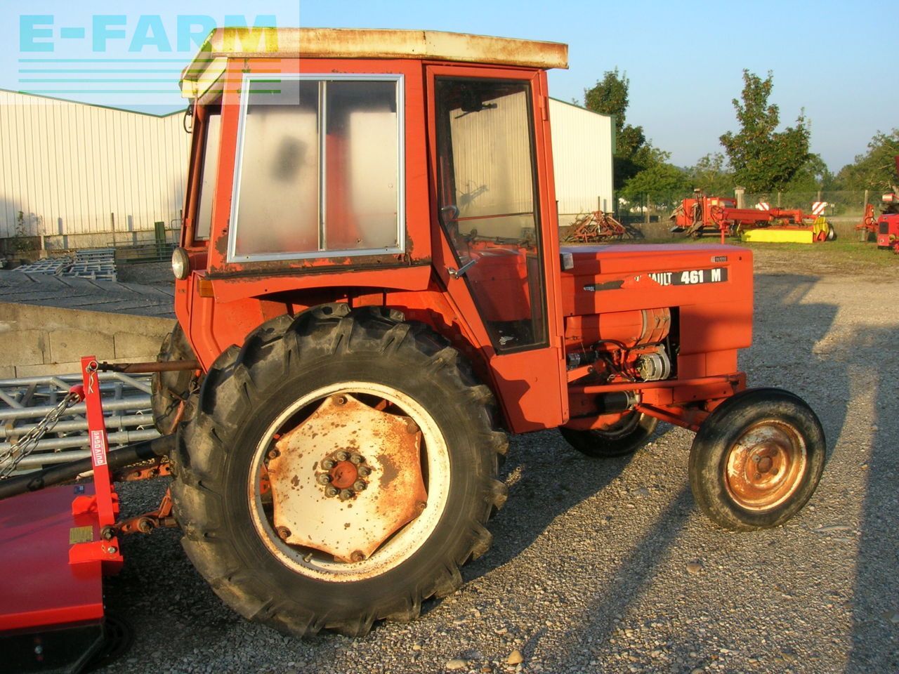 E-FARM: Renault 461 m - Traktor - id WUL1HRT - Baujahr: 1960 - Abgelesene Motorstunden: 4.000,Motorleistung (PS): 45,Frankreich