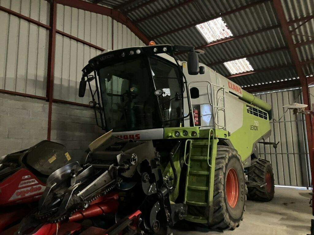 E-FARM: Claas Lexion 750 - Kombájn - id AQVJSHD - 195 000 EUR - Gyártási év: 2019 - Üzemóra (motor): 1780,Motor teljesítménye (LE): 415