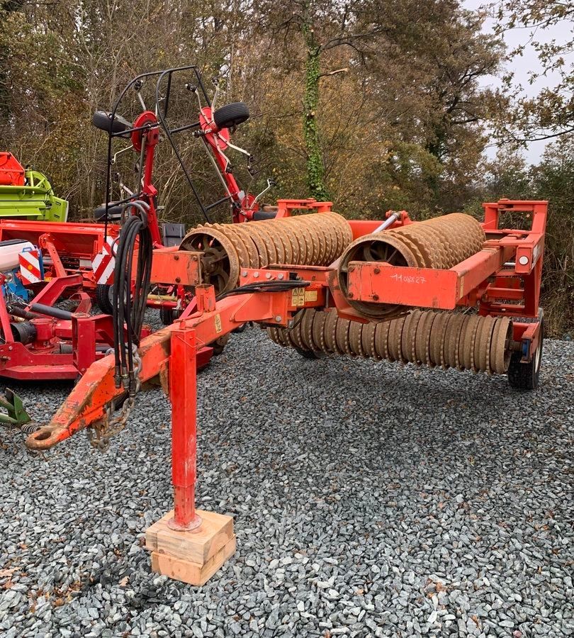 E-FARM: Razol toro 630 - Presses et rouleaux - id RECHG7D - 5 900 € - Année: 2011 - France