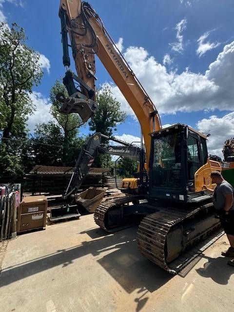 HYUNDAI hx 160 Crawler excavator €115,000