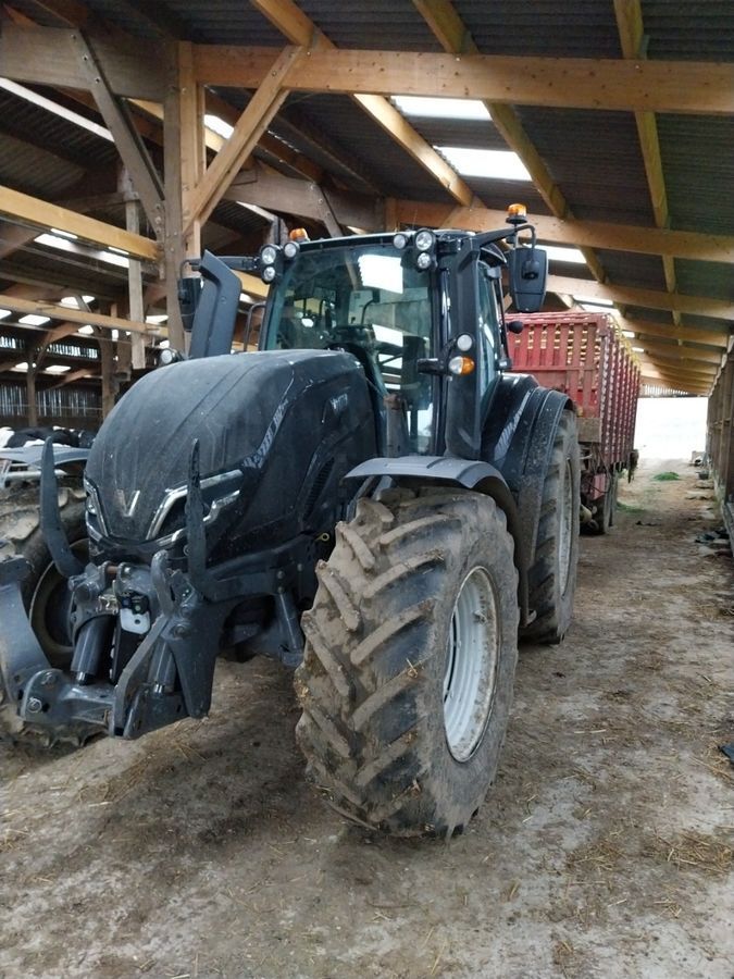 E-FARM: Valtra T175 - Tractor - id YASCAS4 - €87,500 - Year of construction: 2021 - Engine hours: 2,650,Engine power (HP): 175,France