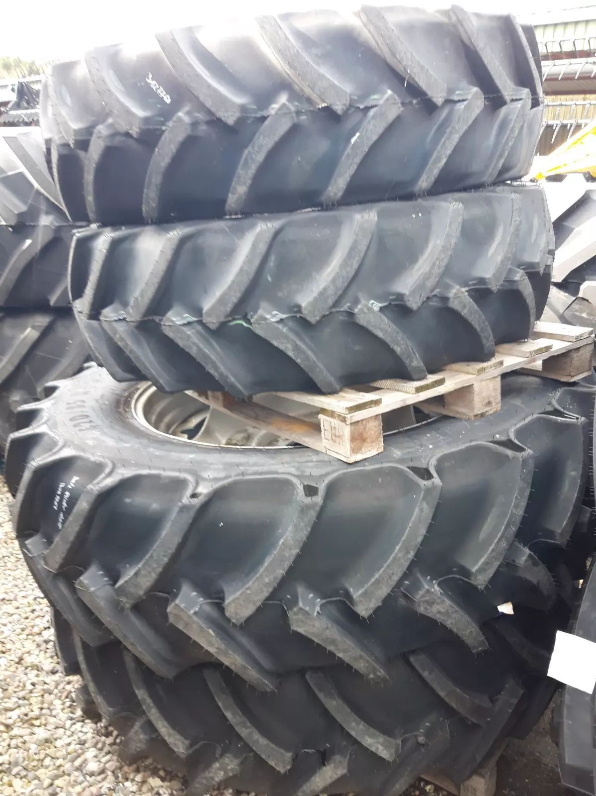 E-FARM: Mitas 420/85r38 + 340/85r28 ac85 rs - Ruedas y orugas - id AJ4RDLE - Año: 1901 - Alemania