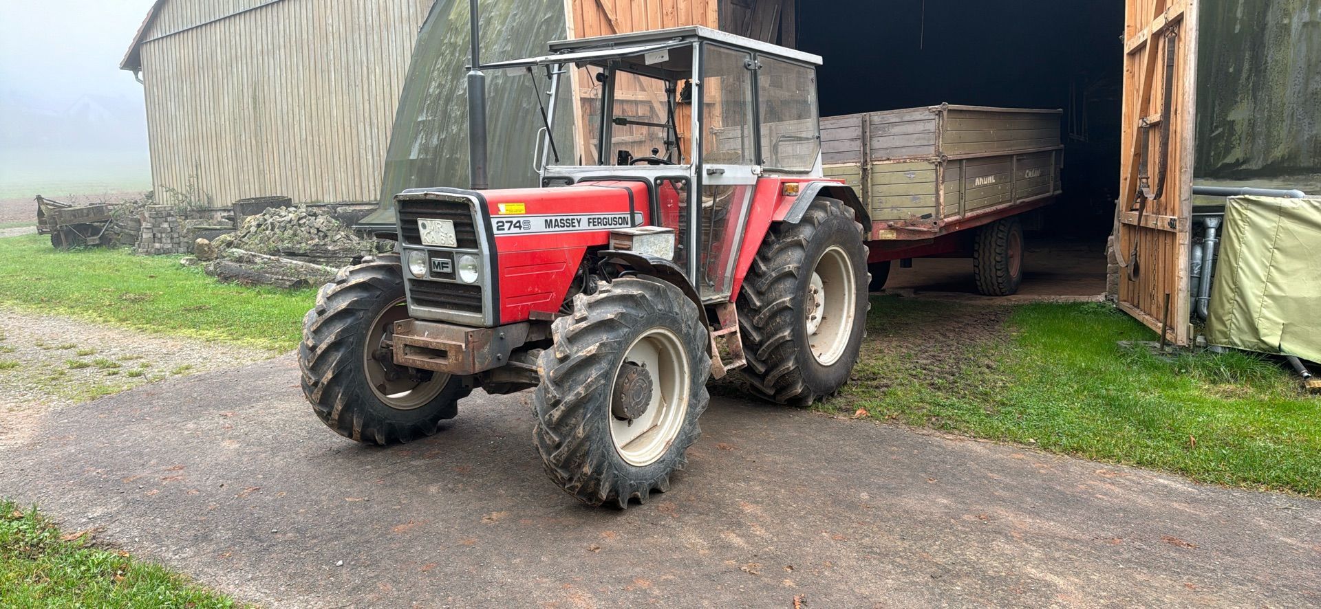 E-FARM: Massey Ferguson 274 - Tractor - id YB47CSK - €15,100 E-FARM: Massey Ferguson 274 - Tractor - id YB47CSK - €15,100