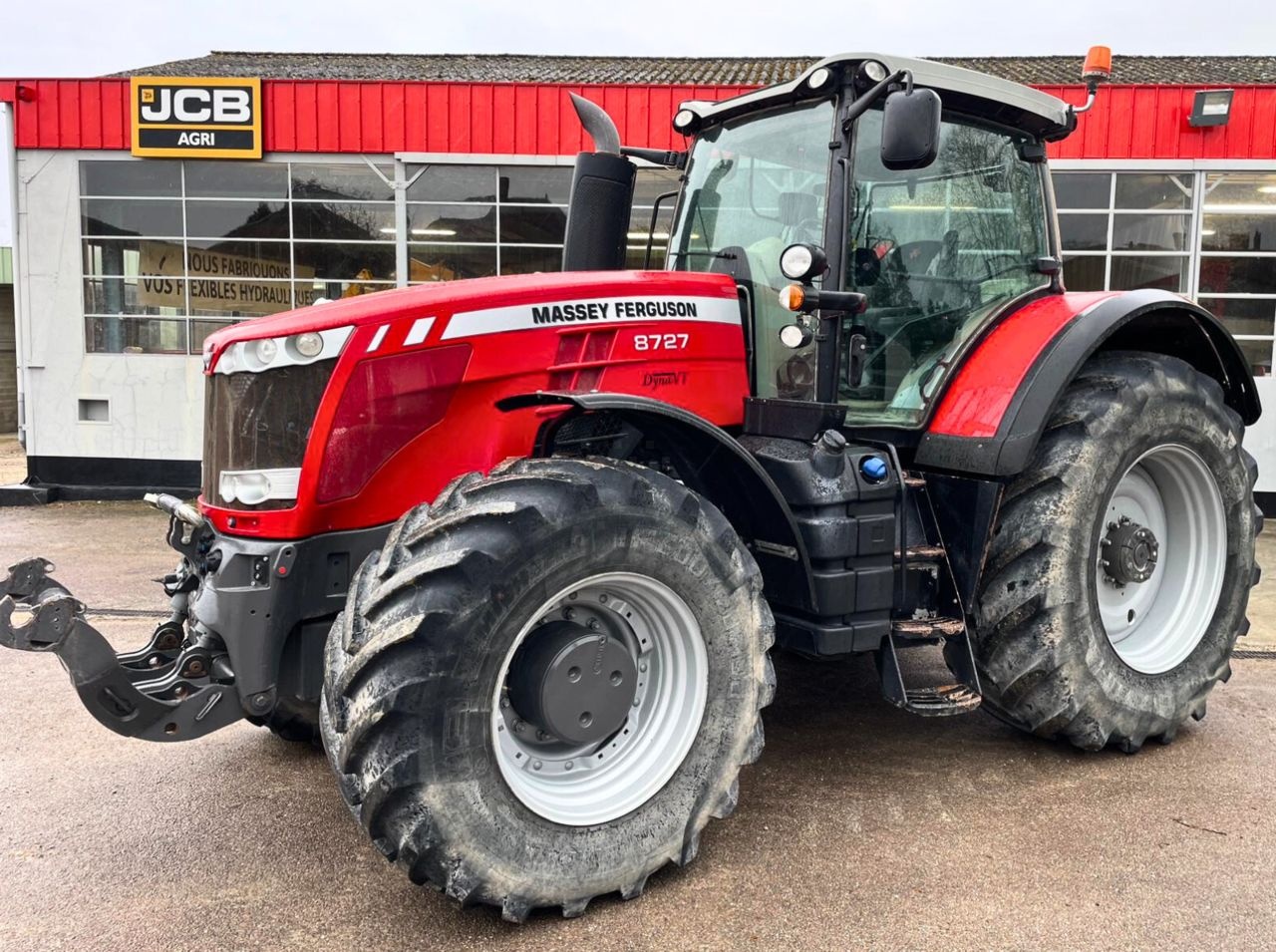 Massey Ferguson 8727 tractor 100 000 €