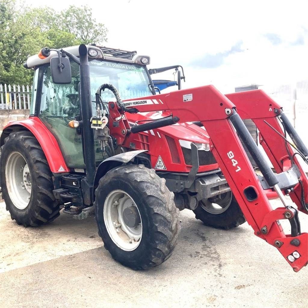 E-FARM: Massey Ferguson 5610 - Tracteur - id V9LW6AX - 48 294 € - Année: 2015 - Lecture du nombre d'heure: 2 350,Royaume-Uni