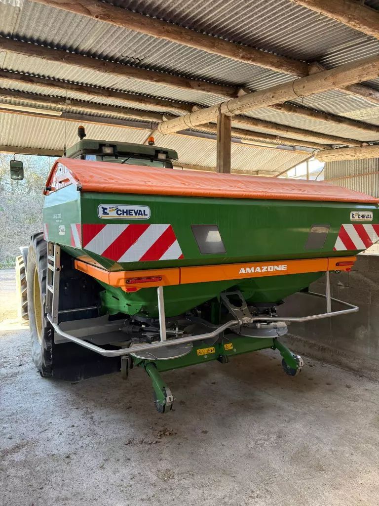 E-FARM: Amazone za ts 3200 hydro - Esparcidor de abono - id FMCQSJT - 25.000 € - Año: 2022 - Francia