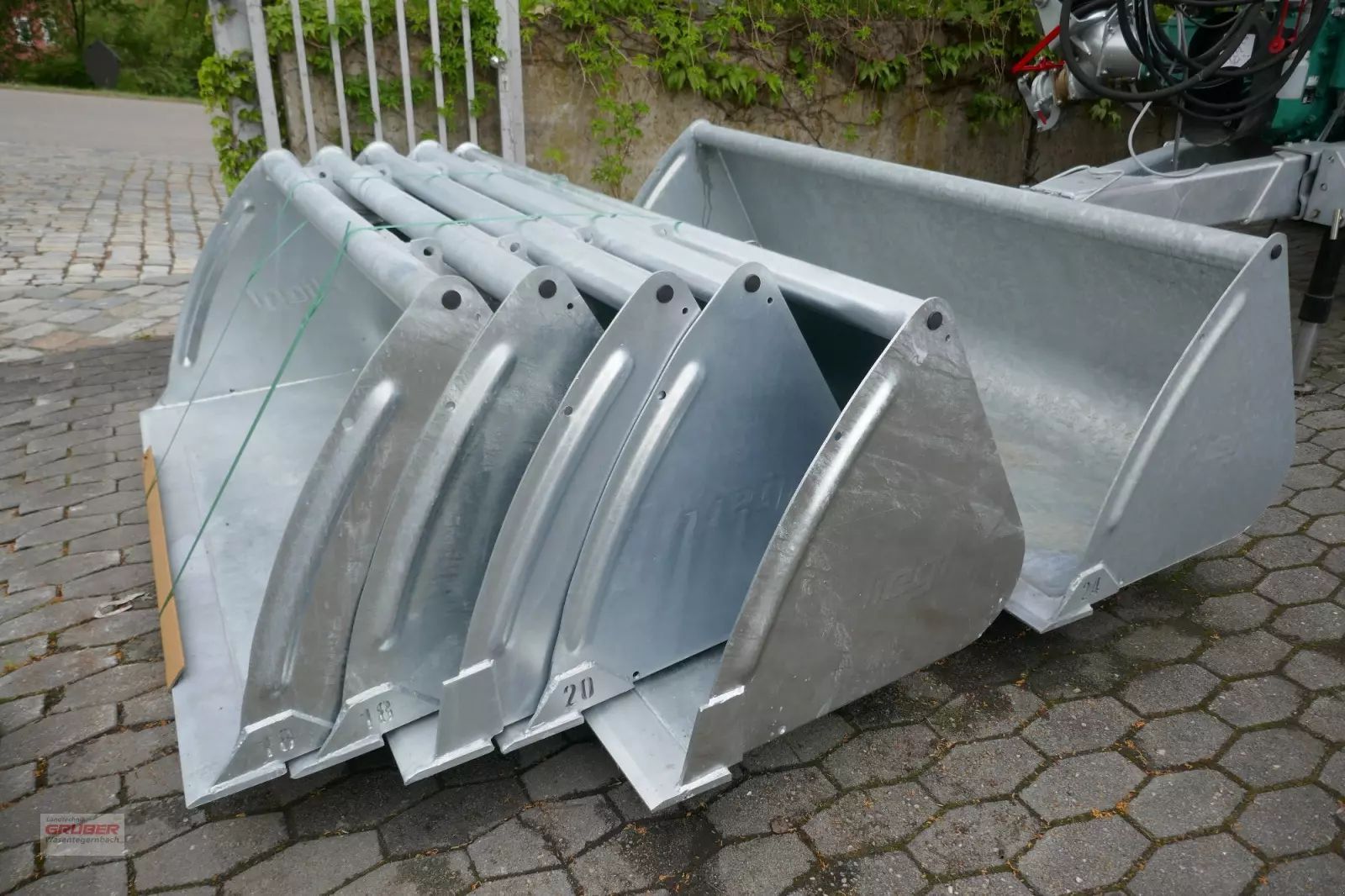 Fliegl schwergutschaufel 2,40m verzinkt Anbaugerät 1.290 €